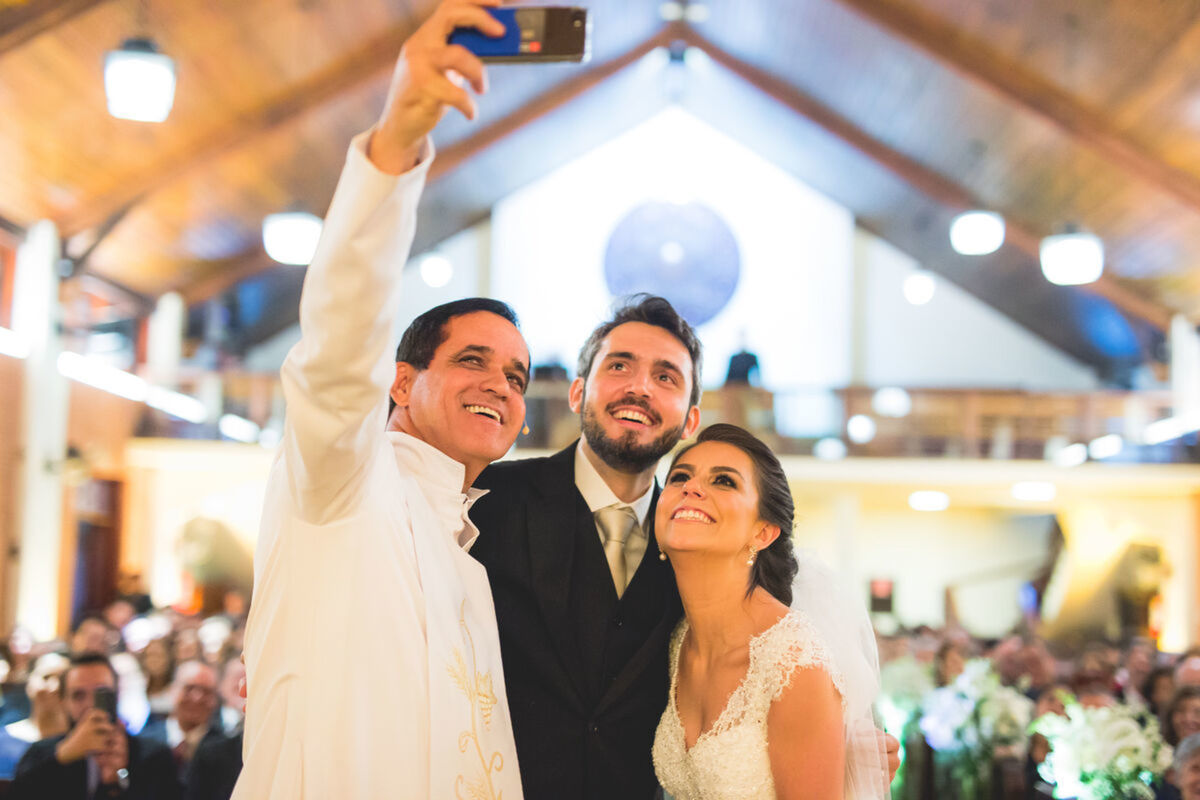 Fotos de casamento na Catedral Anglicana e espaço Onix: a história de Renata e Pedro